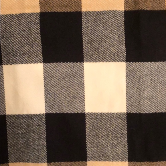 Large plaid wrap or scarf with rabbit fur pom poms - Picture 4 of 7